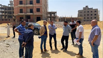 الإسكان: إطلاق التيار الكهربائي وتشغيل محطة الصرف بأراضي 