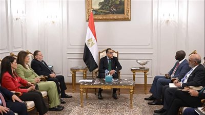 رئيس الوزراء يستعرض ملفات التعاون المشتركة مع نائب رئيس مجموعة البنك الدولي