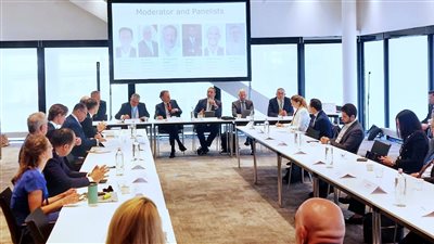 الهيئة العامة للاستثمار تسعى لجذب استثمارات هولندية في الهيدروجين الأخضر