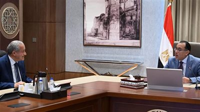 رئيس الوزراء يٌتابع موقف توافُر السلع في الأسواق والأرصدة الاستراتيجية منها