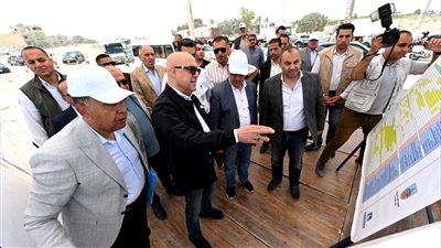 وزير الإسكان يتفقد مشروع إنشاء القوس الغربى لمحور عمر سليمان 