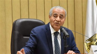 قرار خطير..  وزارة التموين تدرس طرح الخبز لغير حاملى البطاقات بسعر 125 قرشا للرغيف