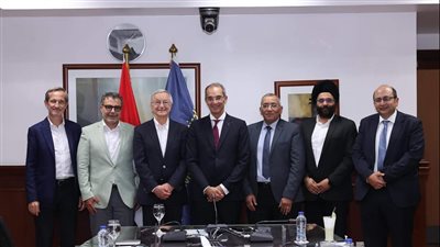 وزير الاتصالات يبحث مع نوكيا خطط الشركة التوسعية في مصر