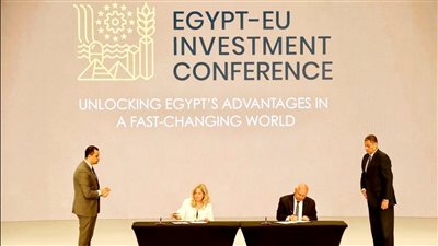 وزير النقل يوقع عدد من الاتفاقيات ومذكرات التفاهم مع إيطاليا في مجال السكك الحديدية والنقل الأخضر