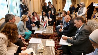 وزير النقل يبحث مع نائب رئيس بنك الاستثمار الأوروبي المشروعات المشتركة وتوطين الصناعة في مصر