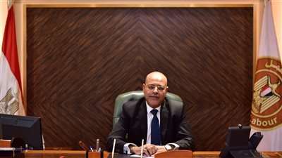 وزير العمل: السبت المُقبل إجازة للعاملين بالقطاع الخاص بمناسبة ذكرى ثورة 25 يناير وعيد الشرطة