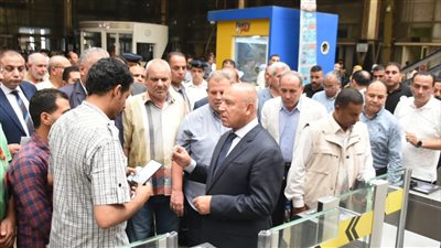 وزير النقل يؤكد ضرورة المحافظة على انتظام جداول التشغيل ومواعيد القطارات