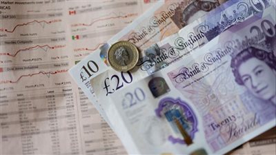الجنيه الإسترليني يتجه نحو الارتفاع بعد أسبوع مضطرب