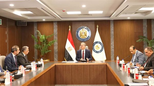 اجتماع وزير البترول