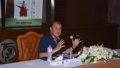 وزير قطاع الأعمال: حريصون على النهوض بصناعة الدواء في شركاتنا وتطوير نظم العمل والإدارة