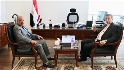 بالتعاون مع البنك الزراعي.. طرح مبادرة لتركيب خلايا شمسية لتوليد الكهرباء لمزارع الدواجن