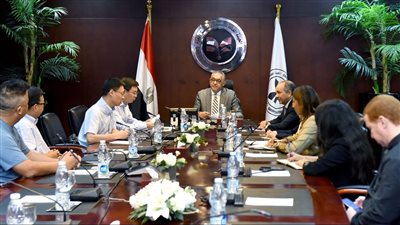 بتكلفة 500 مليون دولار.. شركة صينية تعتزم تأسيس مجمع للغزل والنسيج والملابس الجاهزة في مصر