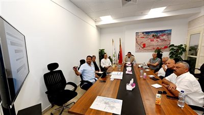 وزير الإسكان يستعرض الجداول الزمنية لإنهاء وتسليم الوحدات السكنية لحاجزيها بالعلمين الجديدة
