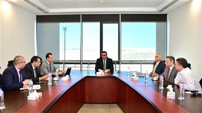 وزير الإسكان يستعرض خطط شركات التسويق العقاري لتسويق المشروعات السكنية بالمدن الجديدة