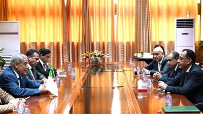 رئيس الوزراء يلتقي الوزير الأول لدولة الجزائر