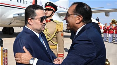 رئيس الوزراء يستقبل نظيره العراقي بمطار العلمين الدولي