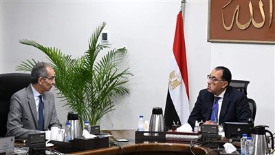 رئيس الوزراء يستعرض مع وزير الاتصالات أوجه التعاون مع الوزارات المختلفة في مجال التحول الرقمي