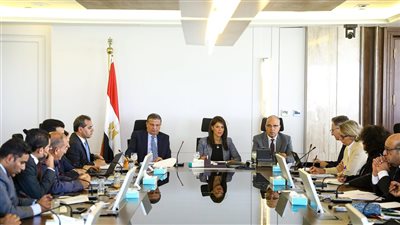 3 وزراء يستعرضون مع بعثة البنك الدولي موقف مشروع التحول الغذائي الزراعي الموائم للمناخ 