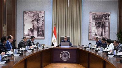 رئيس الوزراء يتابع الموقف التنفيذي والمالي للخدمات الصحية