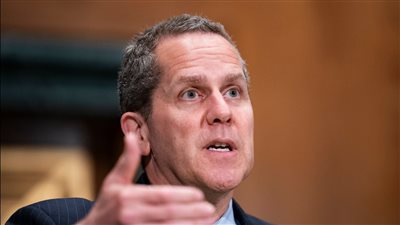 عضو محافظي الاحتياطي الفيدرالي الأمريكي يطالب بمزيد من الشفافية في شروط الإقراض للشركات الصغيرة