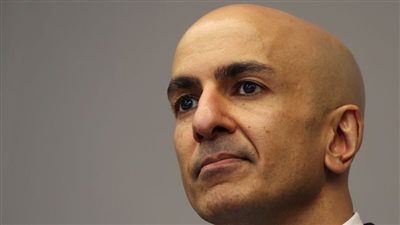 عضو الاحتياطي الفيدرالي الأمريكي: ترحيل العمال الأجانب من الولايات المتحدة يعطل الشركات