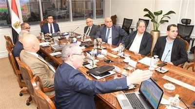   وزير الإسكان يتابع موقف تنفيذ مشروعات الخطة الاستراتيجية لتحلية مياه البحر حتى عام 2050