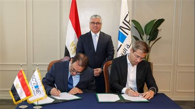 باستثمارات 100 مليون جنيه.. توقيع عقد مشروع إنتاج البولي يوريثان بمنطقة السخنة الصناعية
