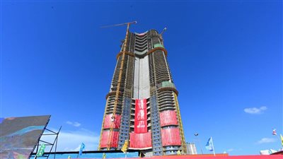 وزير الإسكان يكشف تفاصيل الملحمة الهندسية لتنفيذ الهيكل الخرسانى لأطول برج على ساحل البحر المتوسط