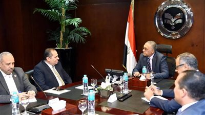 إتاحة الأراضي المخصصة لإنشاء المدارس على خريطة مصر الاستثمارية ومنح المشروعات التعليمية الرخصة الذهبية