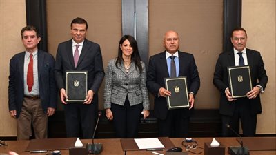 توقيع وثيقة مشروع القطن المصري بين وزارتي الصناعة والزراعة ومنظمة اليونيدو