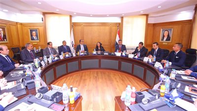 وزيرة التضامن تطالب رؤساء القطاعات ببنك ناصر بتحسين الخدمات المصرفية