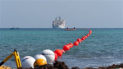 المصرية للاتصالات تعلن نجاح إنزال نظام الكابل البحري Africa-1 في مصر