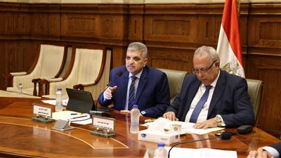 رئيس قناة السويس: نعمل على الارتقاء بمنظومة الخدمات البحرية