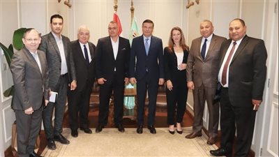 وزير الزراعة يبحث تعزيز التعاون مع إحدى أكبر الشركات العالمية لإدارة الأصول في القطاع الزراعي