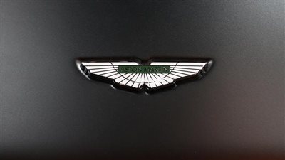 أستون مارتن عملاق السيارات الفاخرة تخفض توقعات الأرباح