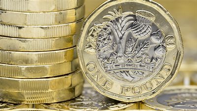 استقرار الجنيه الإسترليني رغم علامات ضعف الاقتصاد البريطاني