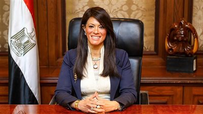 وزيرة التخطيط تغادر القاهرة للمشاركة بأعمال المنتدى الاقتصادى العالمى بدافوس