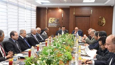 الشربيني: دعم كامل لتوطين مختلف الصناعات المتعلقة بقطاع مرافق مياه الشرب والصرف الصحى