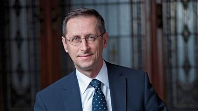 وزير المالية السابق ميهالي فارغا يقترب من رئاسة البنك المركزي المجري