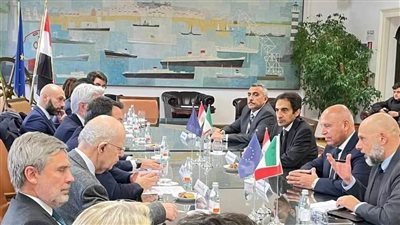 جلسة مباحثات مصرية إيطالية لزيادة التعاون في مجالي النقل والصناعة وانشاء عدد من المصانع في مصر
