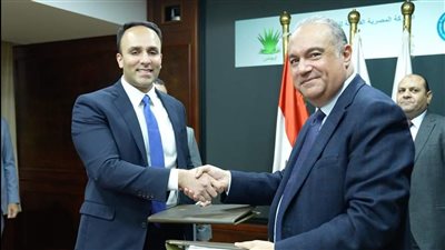 مصر تستأجر وحدة تغييز عائمة الثانية لتخزين الغاز الطبيعي وإعادته للحالة الغازية لتلبية الإستهلاك