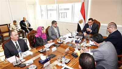 الشربيني يوجه بوضع رؤية استراتيجية متكاملة لتحقيق الاتزان المالي بين الإيرادات والمصروفات