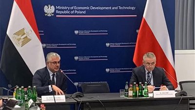 إقتصادية قناة السويس: نجحنا في تعزيز التجارة البحرية من خلال موانيء الهيئة بالبحر الأحمر 