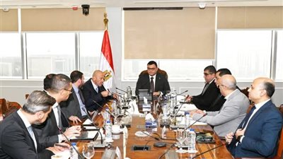 وزير الإسكان يناقش مقترح مشروع مستشفى عالمى على مساحة ٤٦ ألف م٢ بالعاصمة الإدارية الجديدة