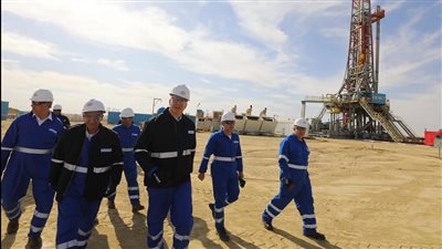 البترول تعلن الاستعانة بالذكاء الاصطناعي فى تنمية حقول الصحراء الغربية