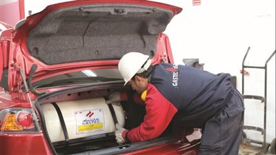 فاتورة استيراد البنزين والسولار هتنزل للنص.. ليه الدولة بتحول السيارات للغاز الطبيعي