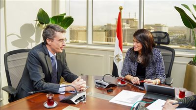 وزيرة التخطيط تُتابع مع المدير الإقليمي للبنك الدولي ملفات الشراكة ودفع معدلات النمو والتشغيل