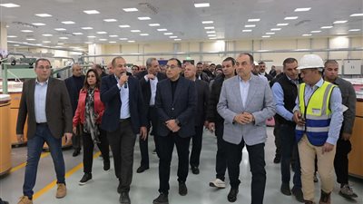 رئيس الوزراء يتفقد منطقة المصانع الجديدة بغزل المحلة وأعمال الإنتاج والتشغيل بها