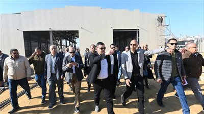 وزير الإسكان يتفقد تطوير الطريق الحدائقى بمنطقة الأندلس بالقاهرة الجديدة