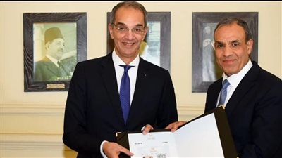 الاتصالات والخارجية يدشنان طوابع بريدية بمناسبة مرور أكثر من قرن على الدبلوماسية المصرية